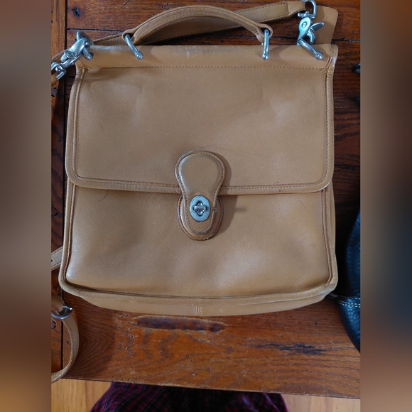 Vintage Willis Leather Coach - Picture 1 of 8